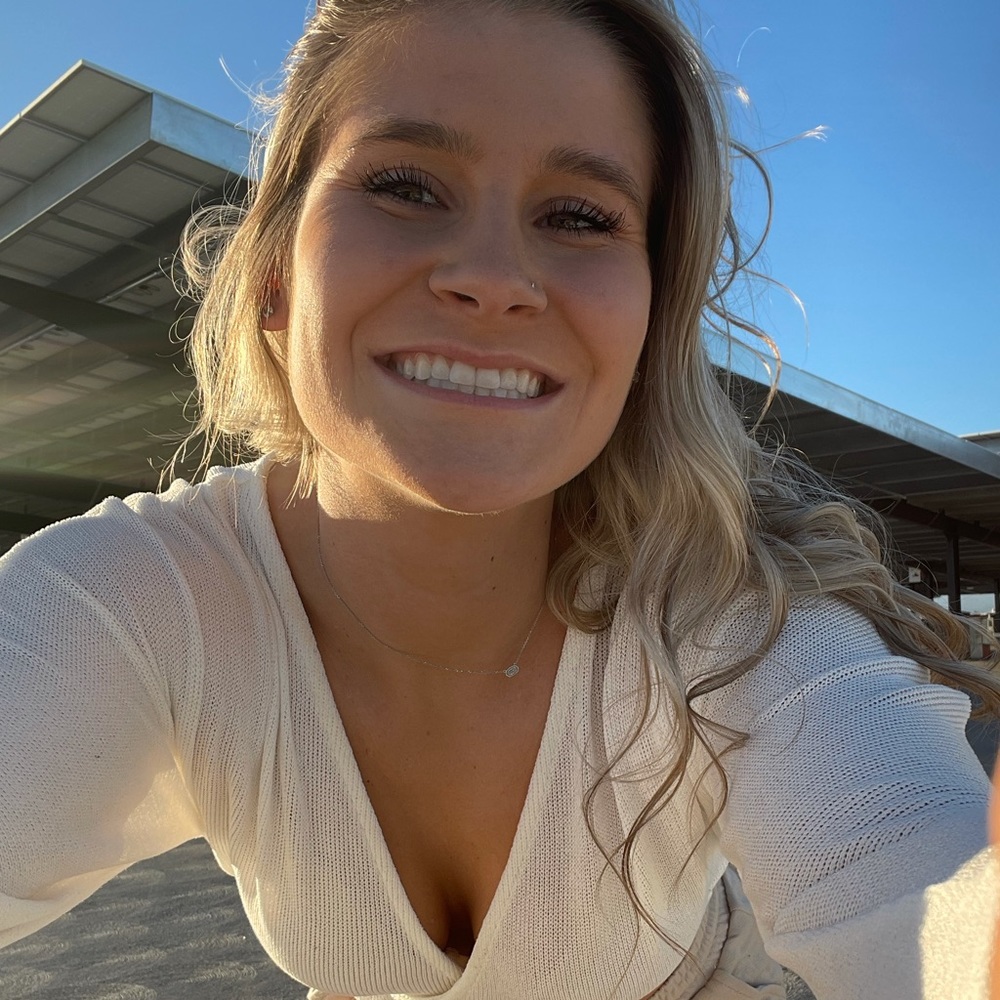 Meet your Posher, Carli